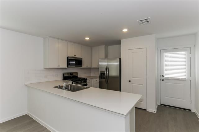 Building Photo - 15248 Bullfighter Blvd