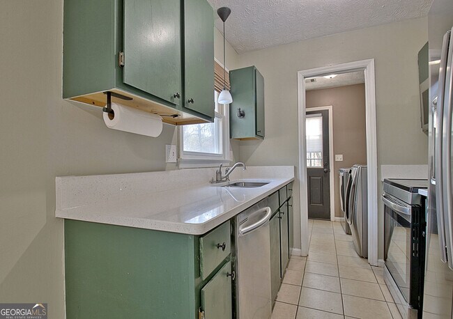 Building Photo - 15 Chestlehurst Way