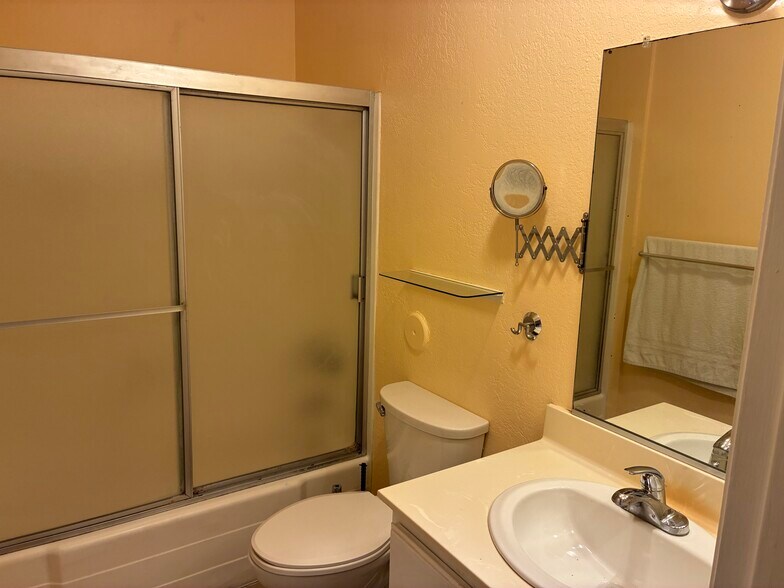 Building Photo - 18530 Hatteras St