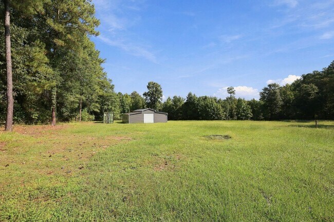 Building Photo - 570 Buchanan Rd
