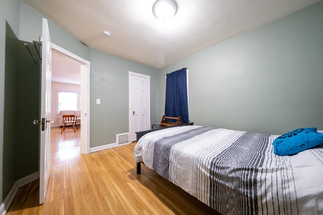 Building Photo - 6057 Clinton Ave