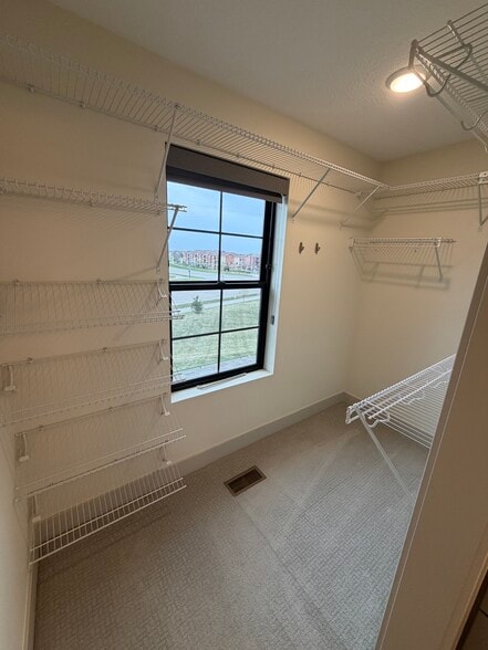 Primary Ensuite - 6460 Galleria Dr