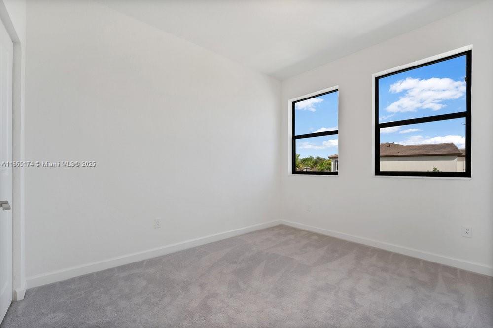 Building Photo - 250 SW 159th Ln