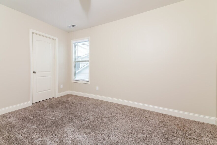 Building Photo - 12 Wensley Ct