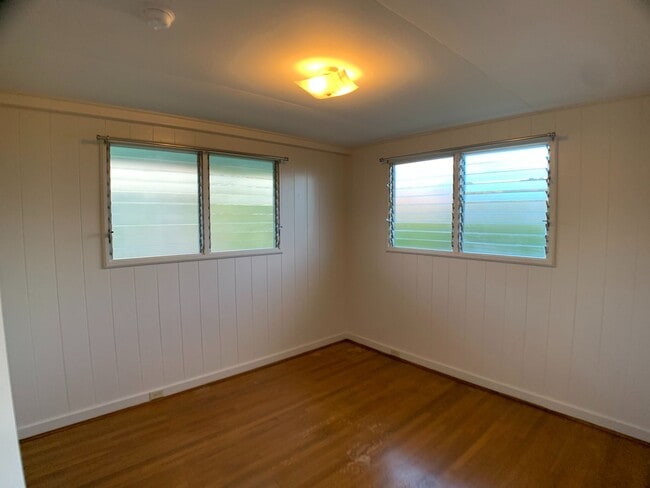 Building Photo - Moanalua Gardens (Honolulu) - Great Location - 3 bedroom home