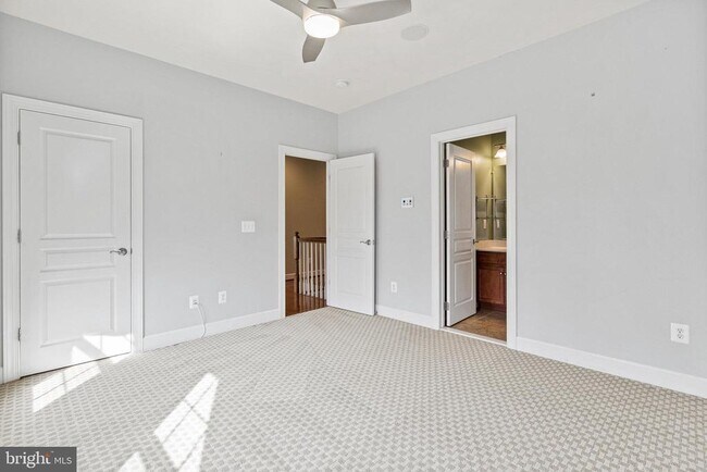 Building Photo - 4561 Rona Pl