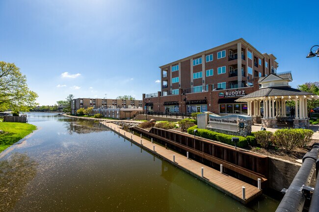 Building Photo - 1010 S Osage Dr