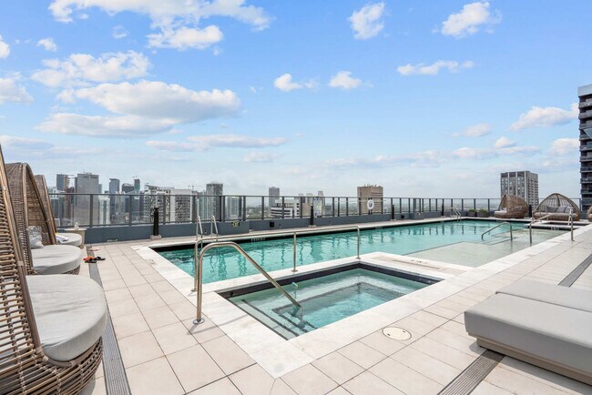 Building Photo - 121 NE 5th St