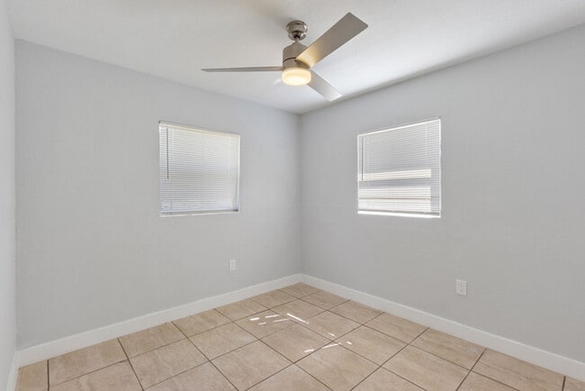 Building Photo - 2525 Forest Dr