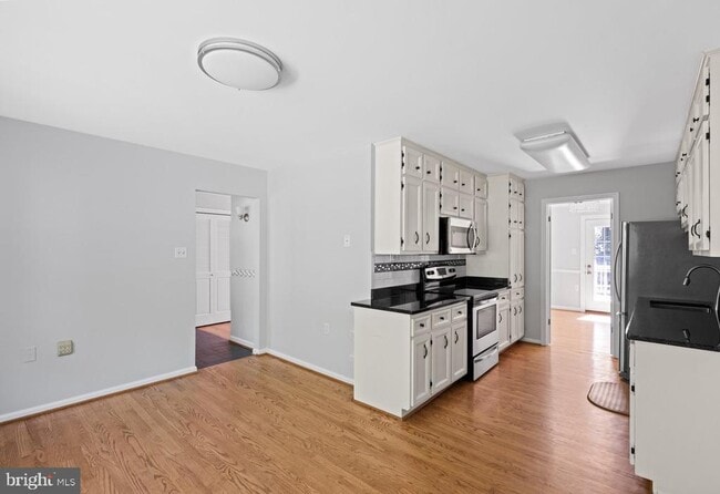 Building Photo - 39225 Foxhill Rd