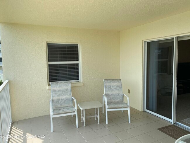 Building Photo - 8951 Lake Dr