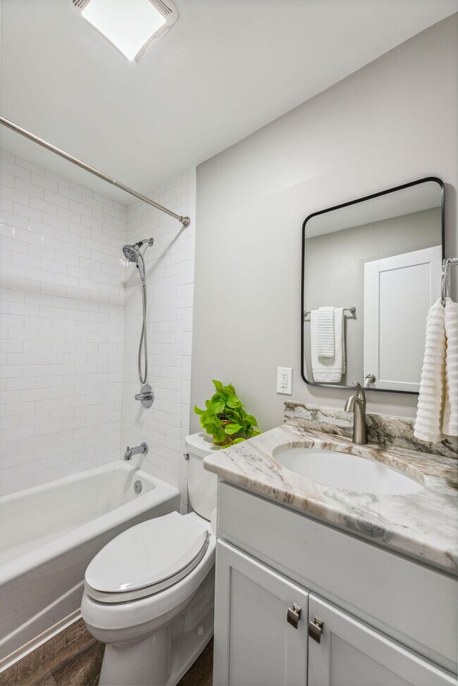 Building Photo - 4554 Moraine Ave