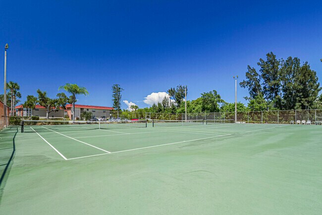 Building Photo - 73 Royal Oak Ct