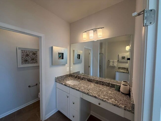 Building Photo - 809 Birchwood Hl Pl