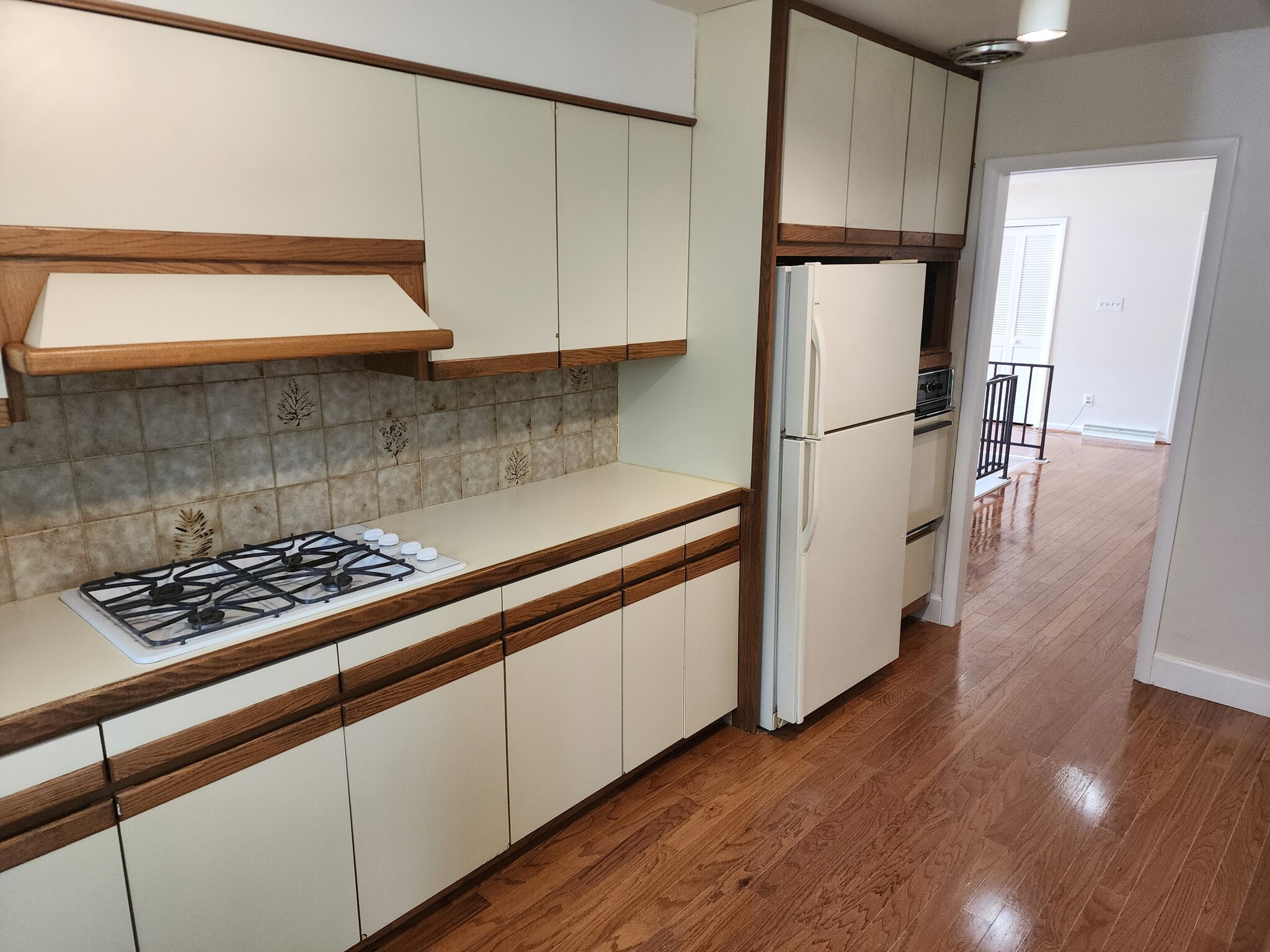 Kitchen with Gas Range - 216 Mohawk Dr