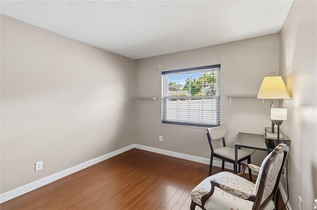 Building Photo - 7832 Barberry Dr
