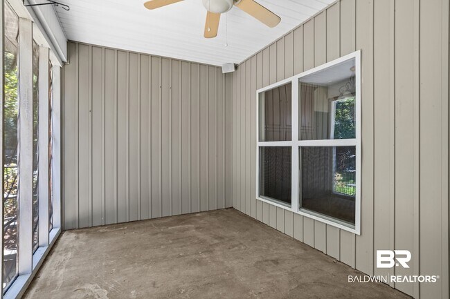 Building Photo - 20720 Northwood St