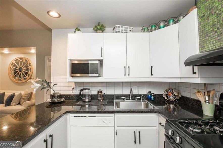 Building Photo - 952 Myrtle St NE