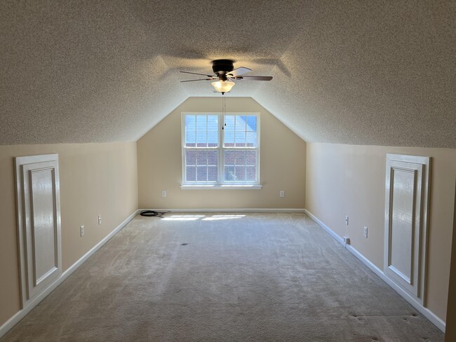 Building Photo - 4010 Nantucket Cir