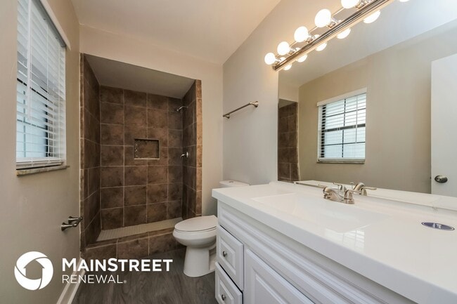 Building Photo - 7121 Laurel Hill Dr