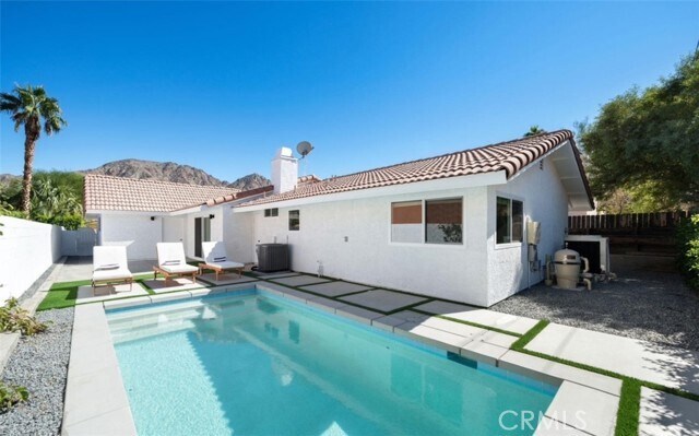 Building Photo - 54905 Avenida Diaz