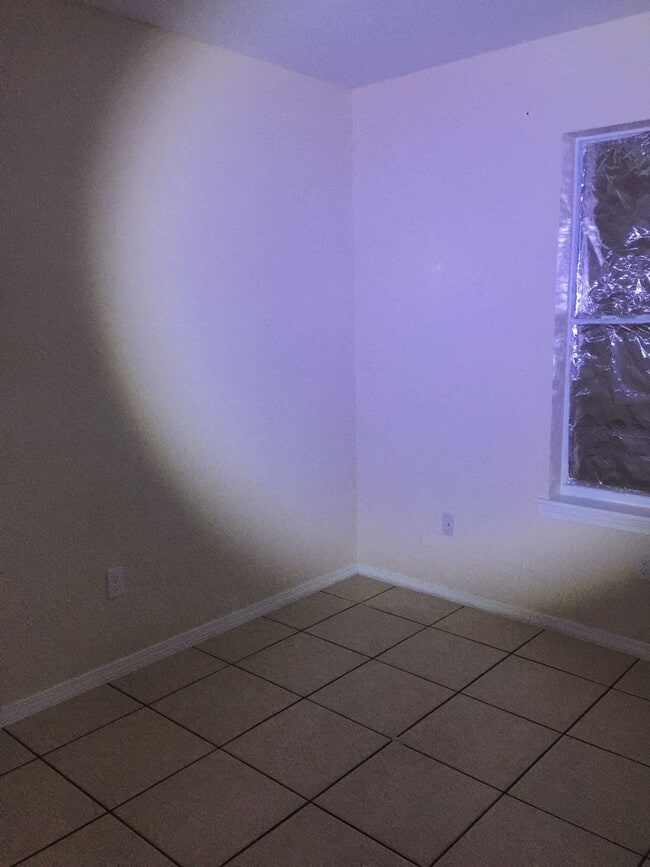 Building Photo - 909 E Jefferson St