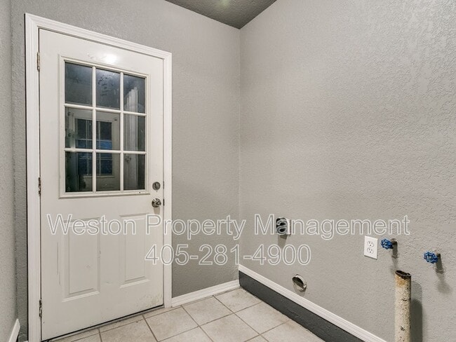 Building Photo - 1304 Regency Blvd