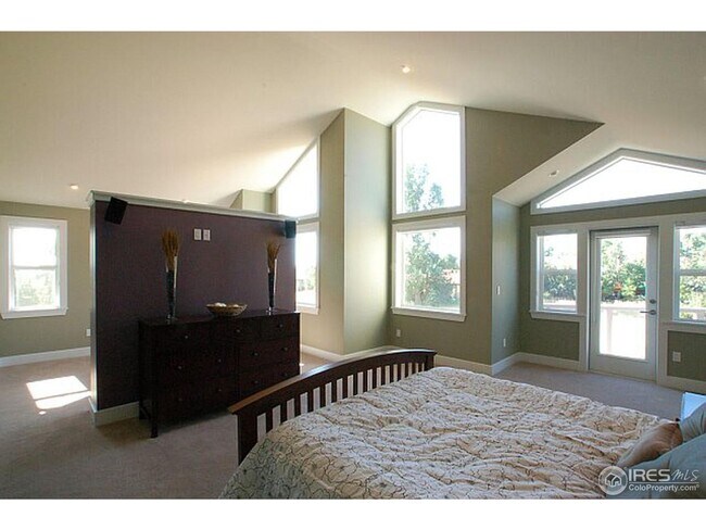 Building Photo - 5 Bed 4 Bath South Boulder Home Backs to Open Space W/Mountain Views!