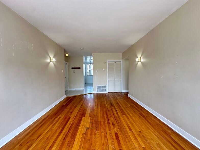 Building Photo - 4407 N Keystone Ave