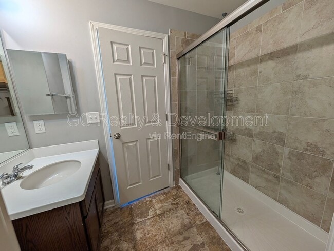 Building Photo - 646 Vine St