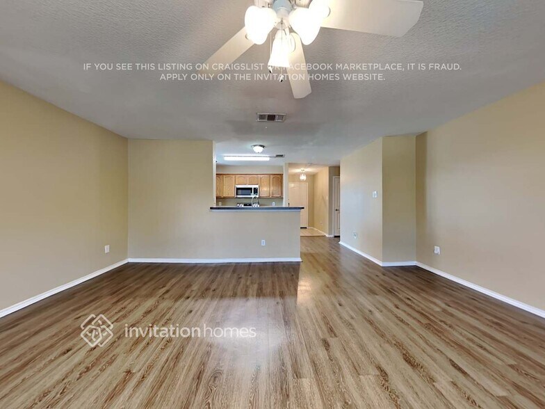 Building Photo - 706 Mission Ln