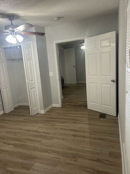 Building Photo - 3844 Hixon Ave