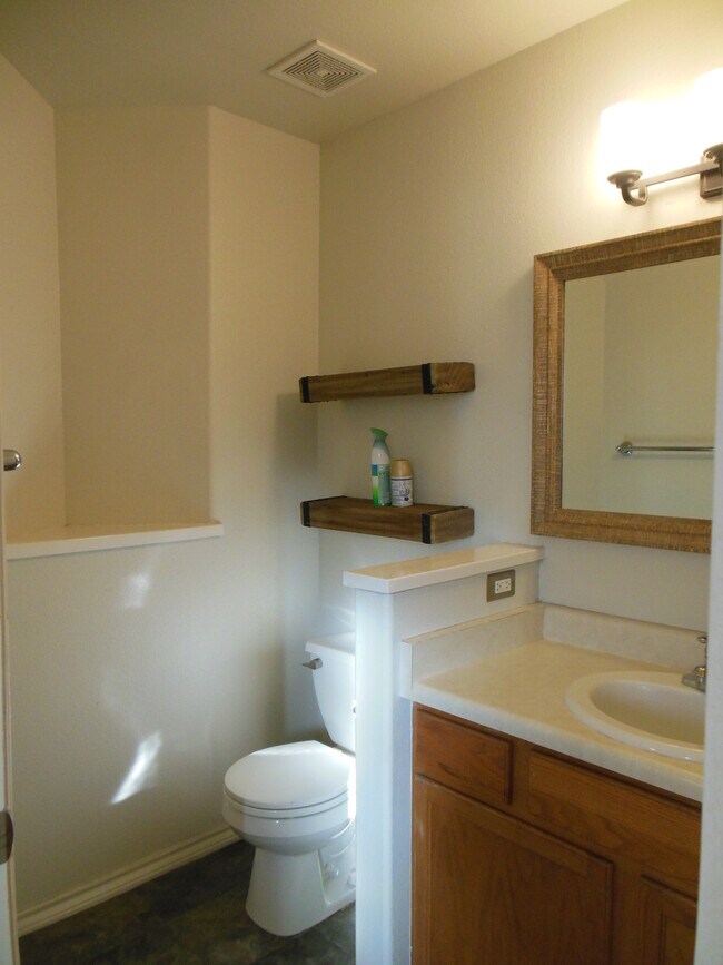 Building Photo - 489-482 Appaloosa Ln