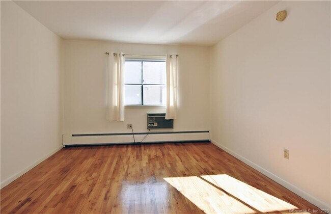 Building Photo - 960 Hope St