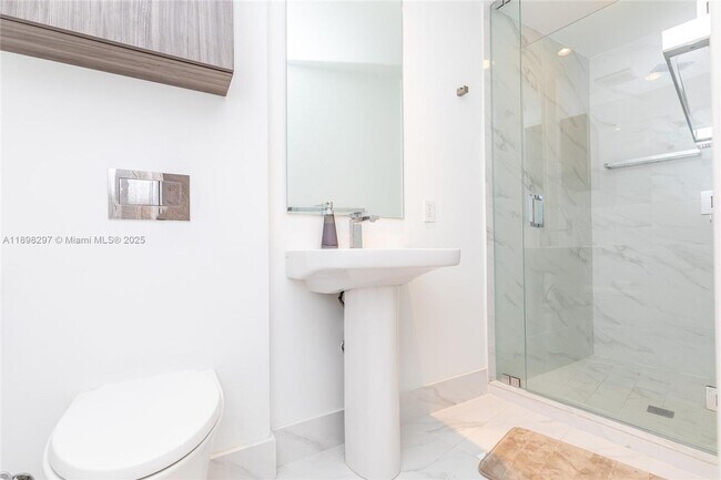 Building Photo - 801 S Miami Ave