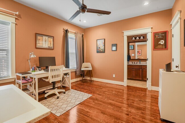 Building Photo - 508 W Polk St