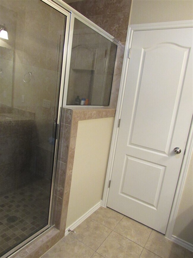 Building Photo - 6106 Eusebio Dr