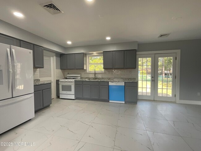 Building Photo - 208 Wichita Trail