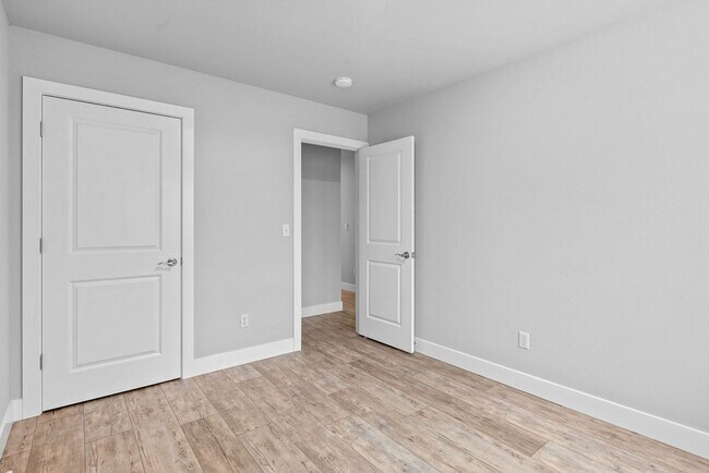 Building Photo - 1613 Barnwood Dr