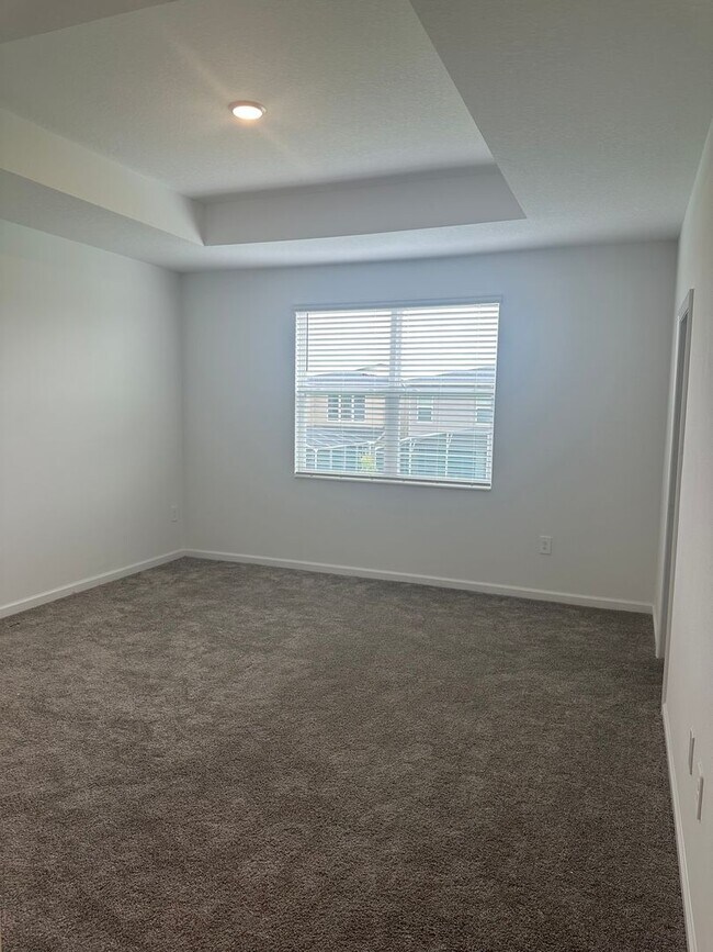Building Photo - Champions Pointe 3 bed 2.5 bath Town home ...