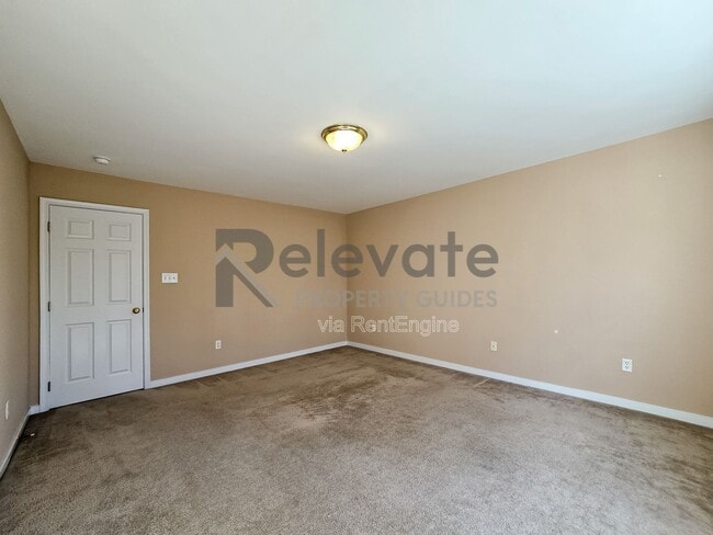 Building Photo - 805 Parkland Pl