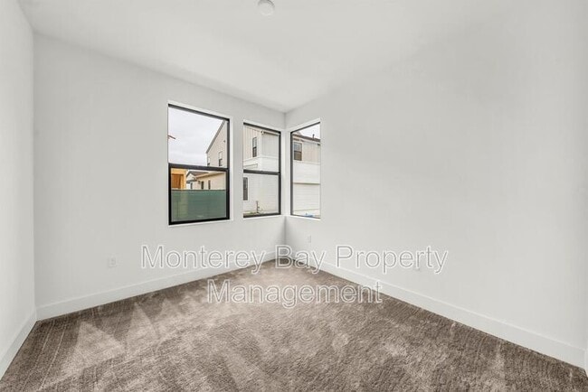 Building Photo - 111 Sea Shell Ave