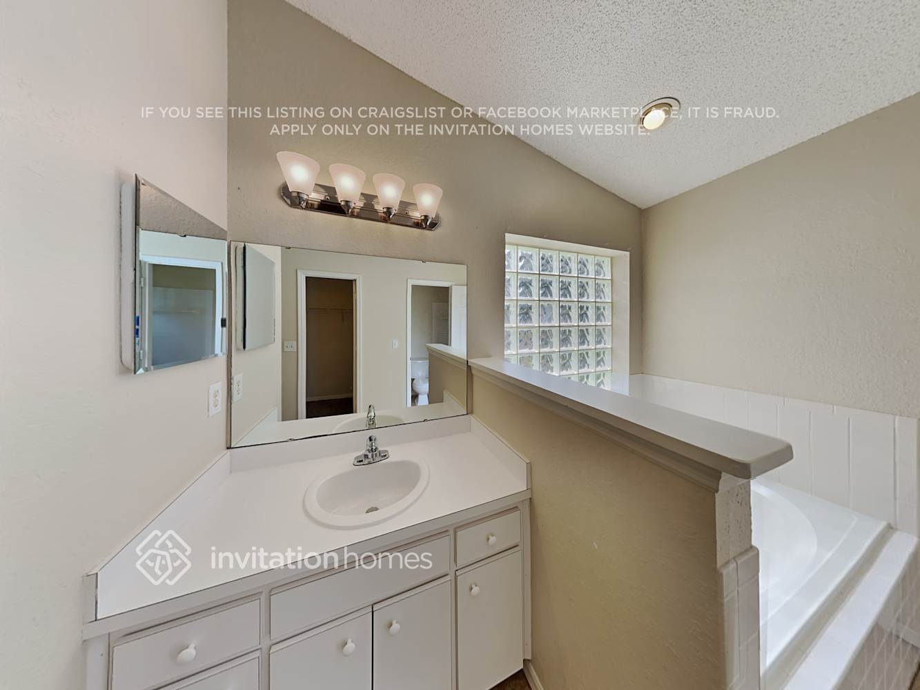 Building Photo - 2655 Green Valley Dr