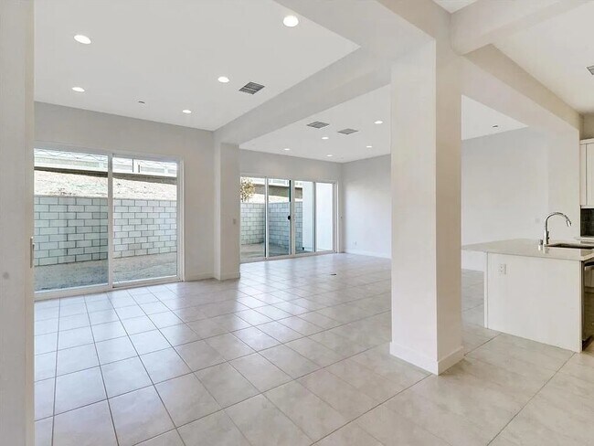 Building Photo - 6574 Tesla Ln