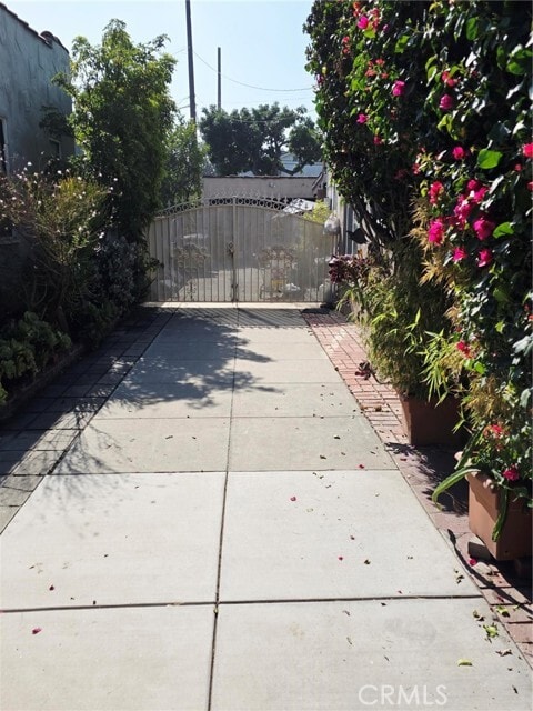 Building Photo - 554 Hawthorne St