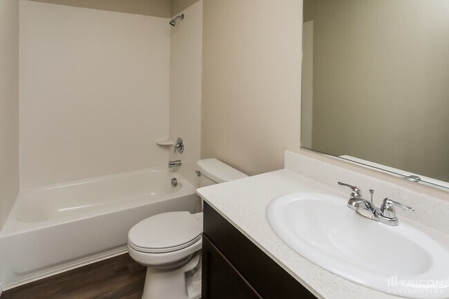 Building Photo - 5355 Curwood Dr