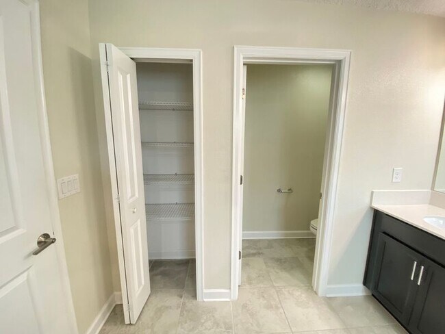 Building Photo - 4442 Seven Canyons Dr