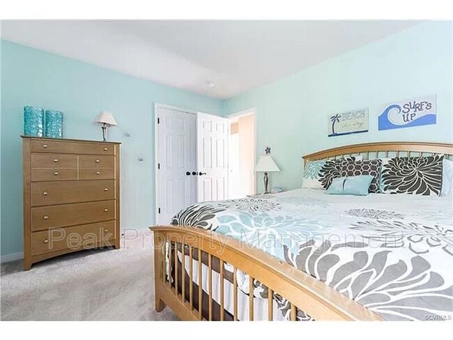 Building Photo - 4700 Kipper Dr