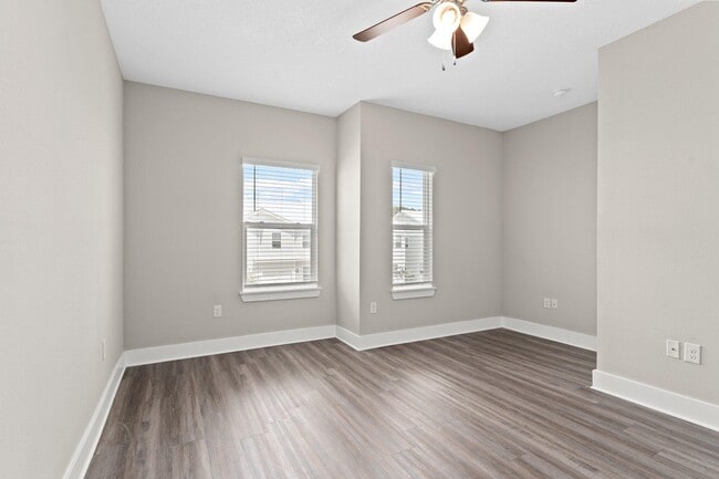 Building Photo - 118 N Sand Palm Rd