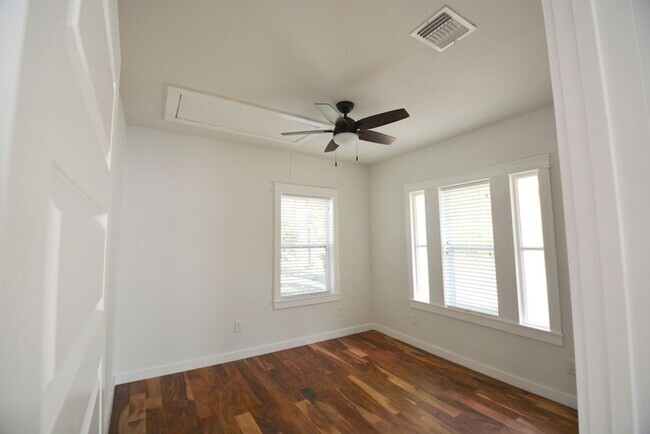 Building Photo - 149 Hickman St